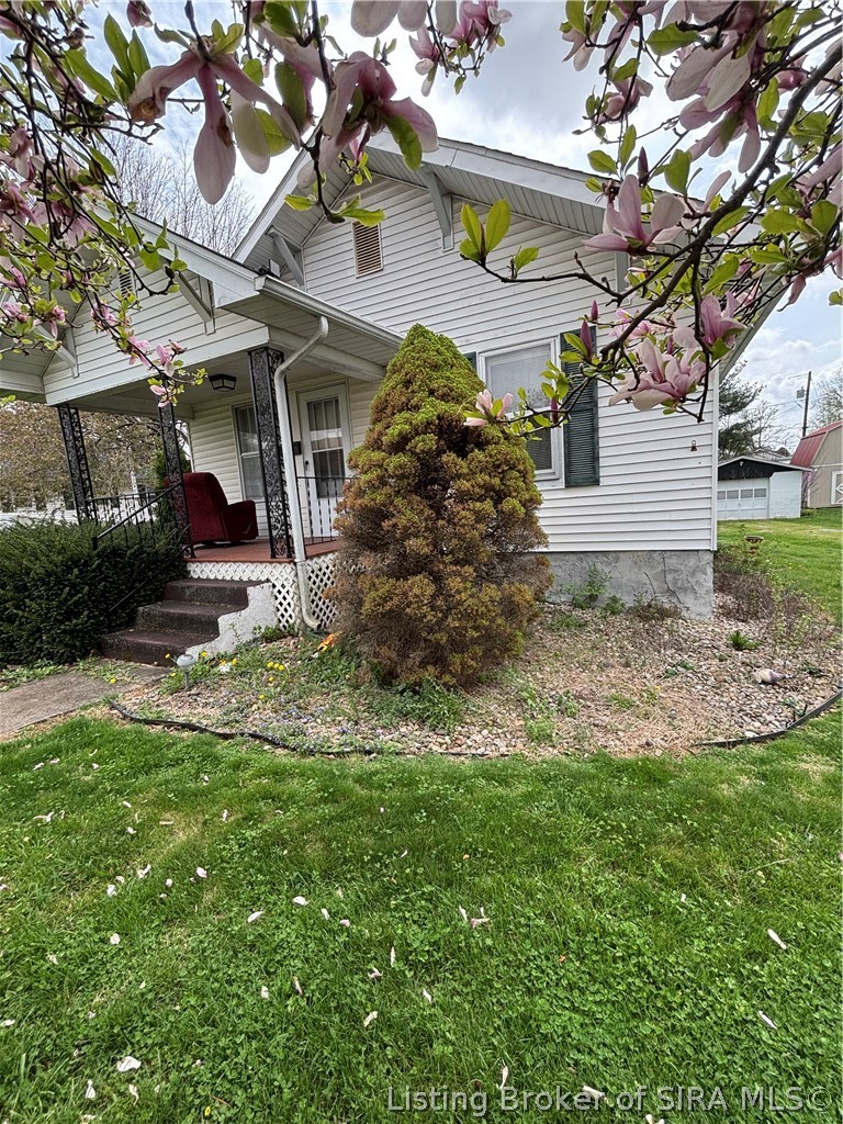 205 Arthur Street Salem, IN 47167 - Photo 2 of 27