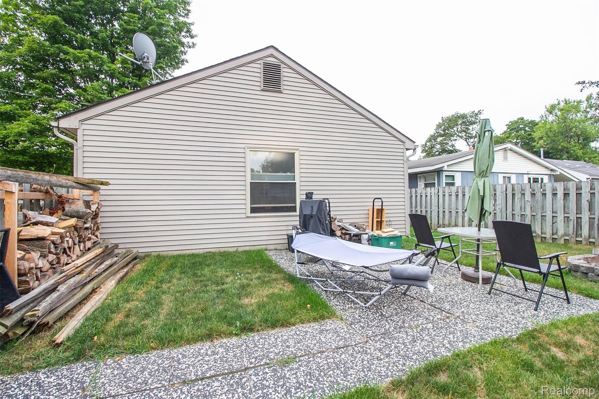 2938 Lansdowne Road Waterford, MI 48329 - Photo 43 of 43 45.jpg