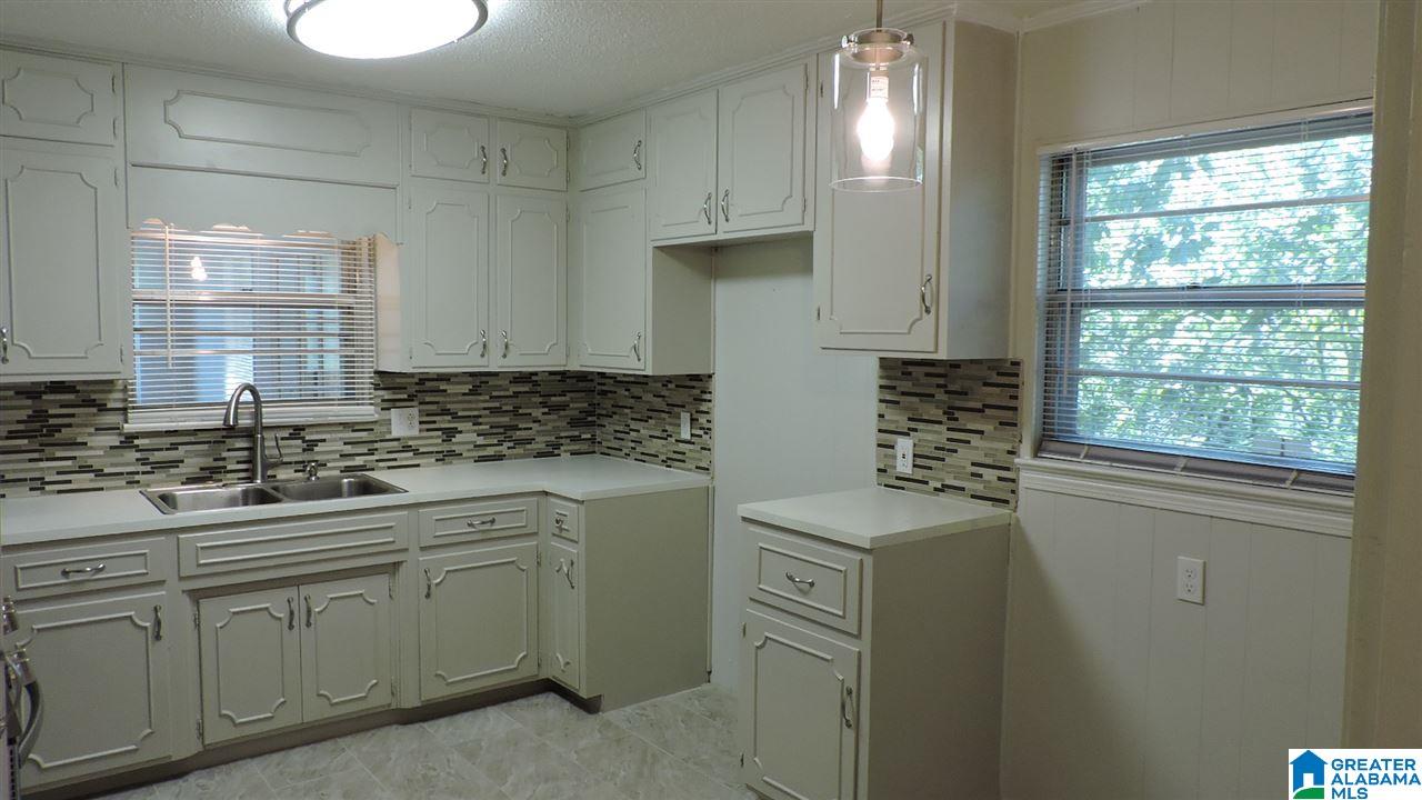 2203 Ridgebrook Road Fultondale, AL 35068 - Photo 9 of 38