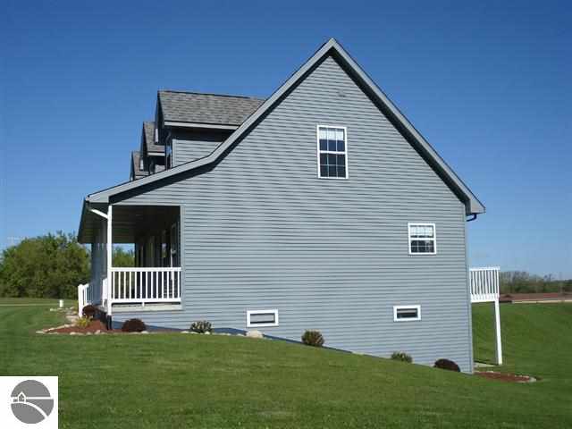 4295 East Wing Road Mount Pleasant, MI 48858 - Photo 38 of 52 1745461-37.JPG