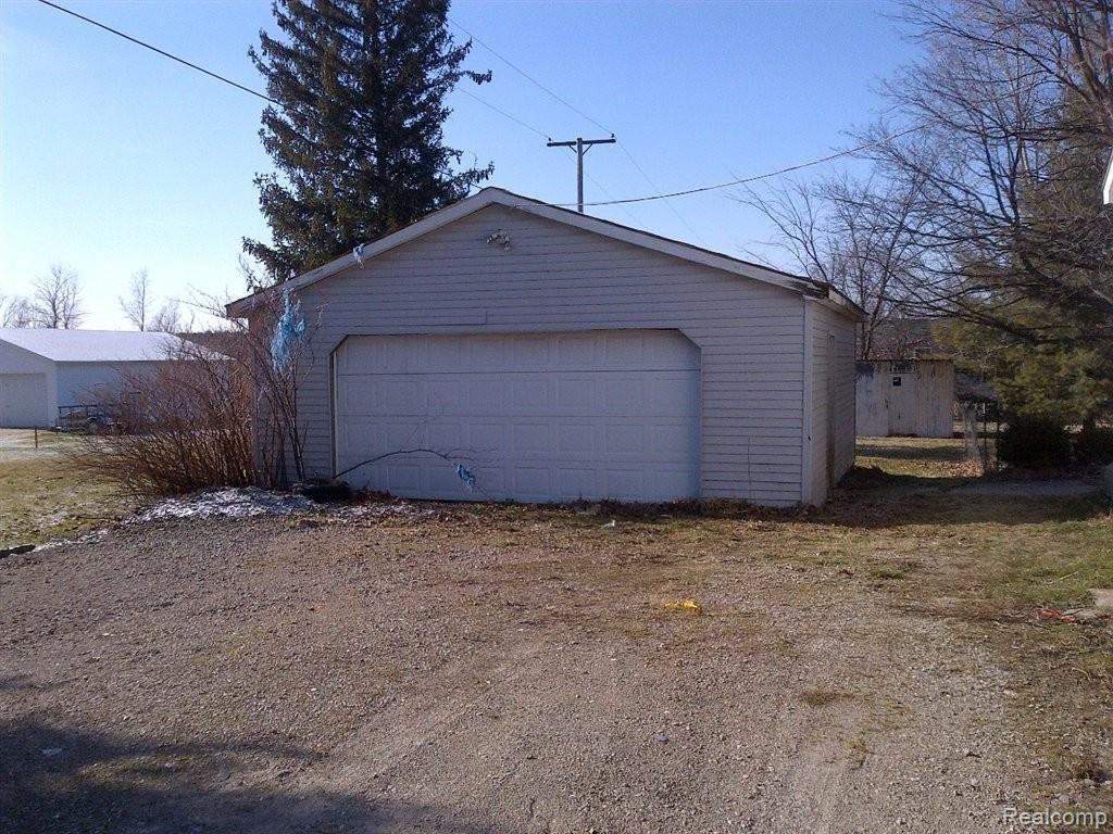 987 North Wilder Road Lapeer, MI 48446 - Photo 3 of 3 1358343037.jpg
