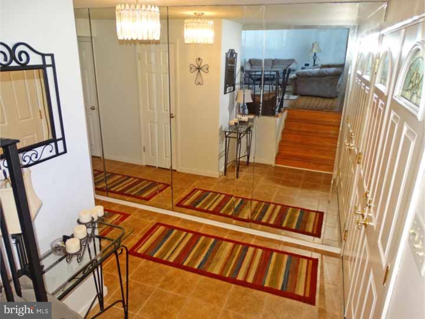 11983 Dumont Road Philadelphia, PA 19116 - Photo 3 of 24 Foyer