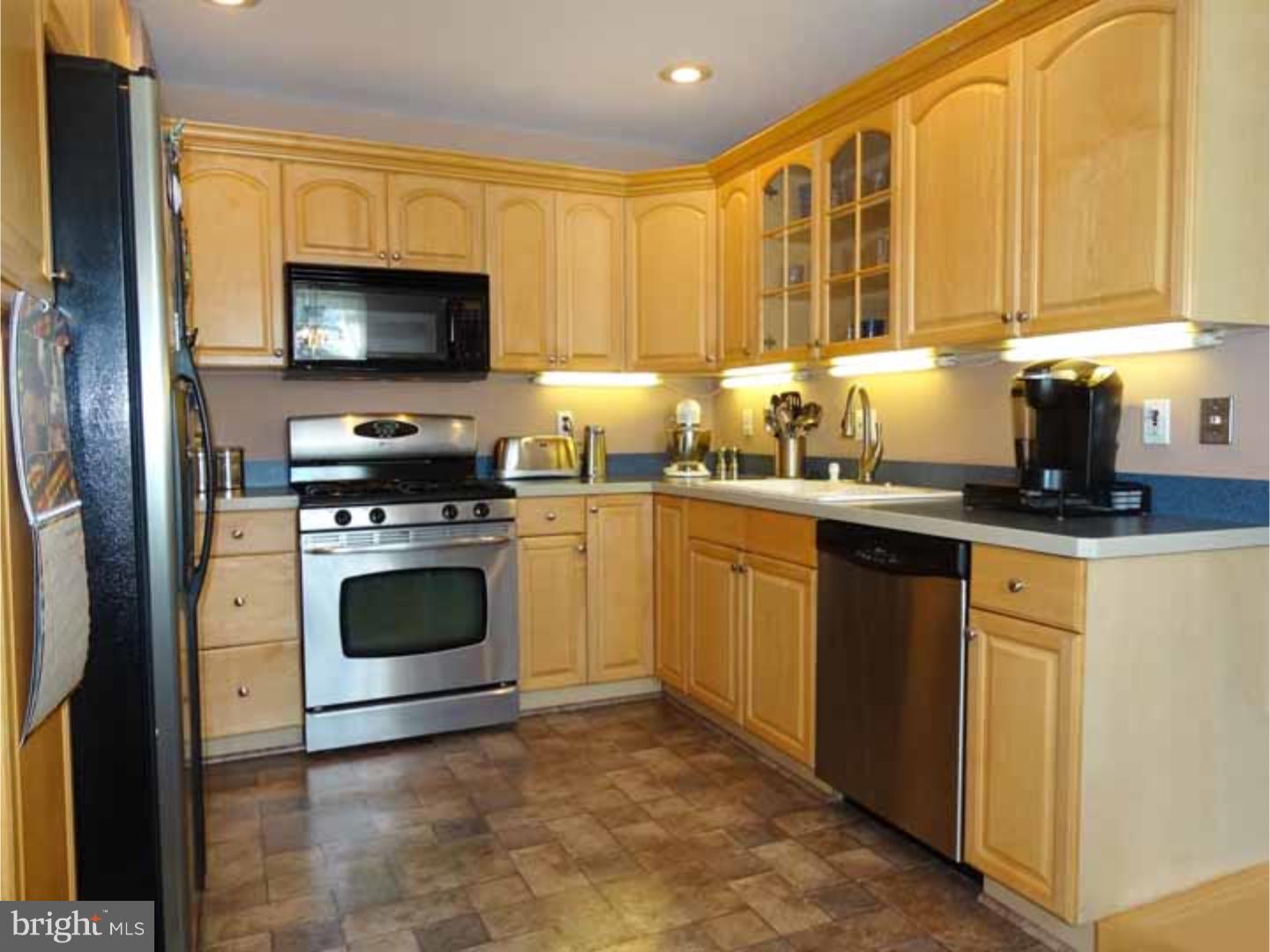 11983 Dumont Road Philadelphia, PA 19116 - Photo 9 of 24 Kitchen