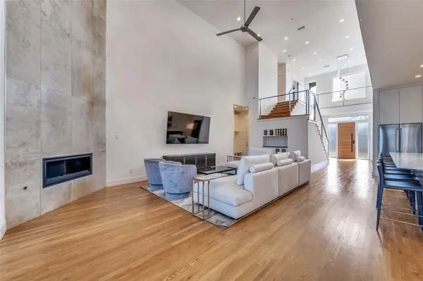 $9,500 | 3925 Lively Lane, Dallas, TX 75220