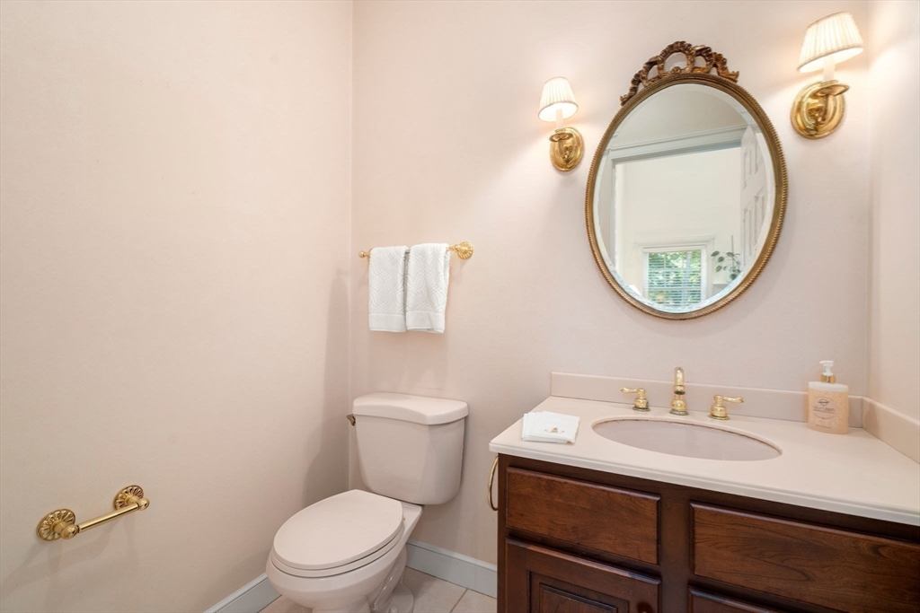 38 Upwey Road Wellesley, MA 02481 - Photo 19 of 40