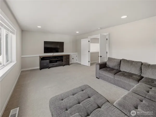 $2,499,000 | 28911 220th Place Southeast, Black Diamond, WA 98010