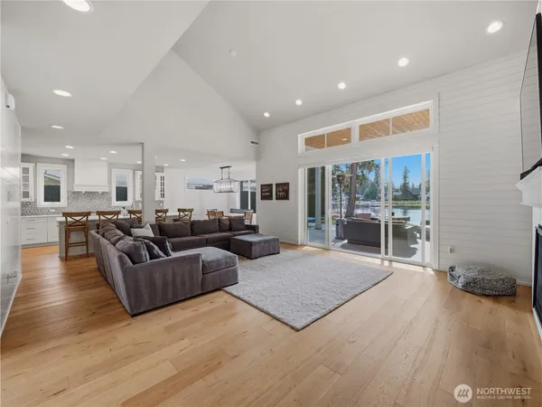 $2,499,000 | 28911 220th Place Southeast, Black Diamond, WA 98010