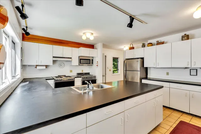 $1,100,000 | 21 Great Island Road, East Sandwich, MA 02537