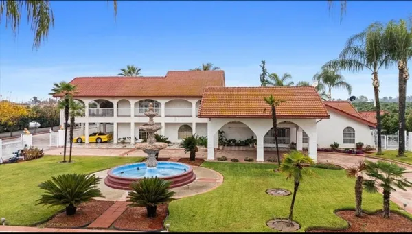 $1,100,000 | 22981 Ave 72, Terra Bella, CA 93270