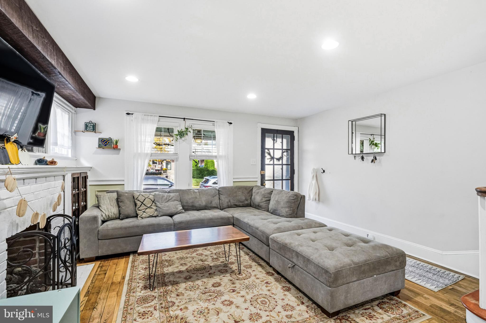 8129 Hennig Street Philadelphia, PA 19111 - Photo 8 of 31 a living room with furniture and a couch