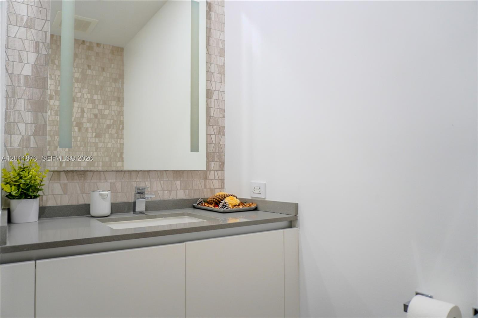 88 Southwest 7th Street, Unit 2112 Miami, FL 33130 - Photo 29 of 33
