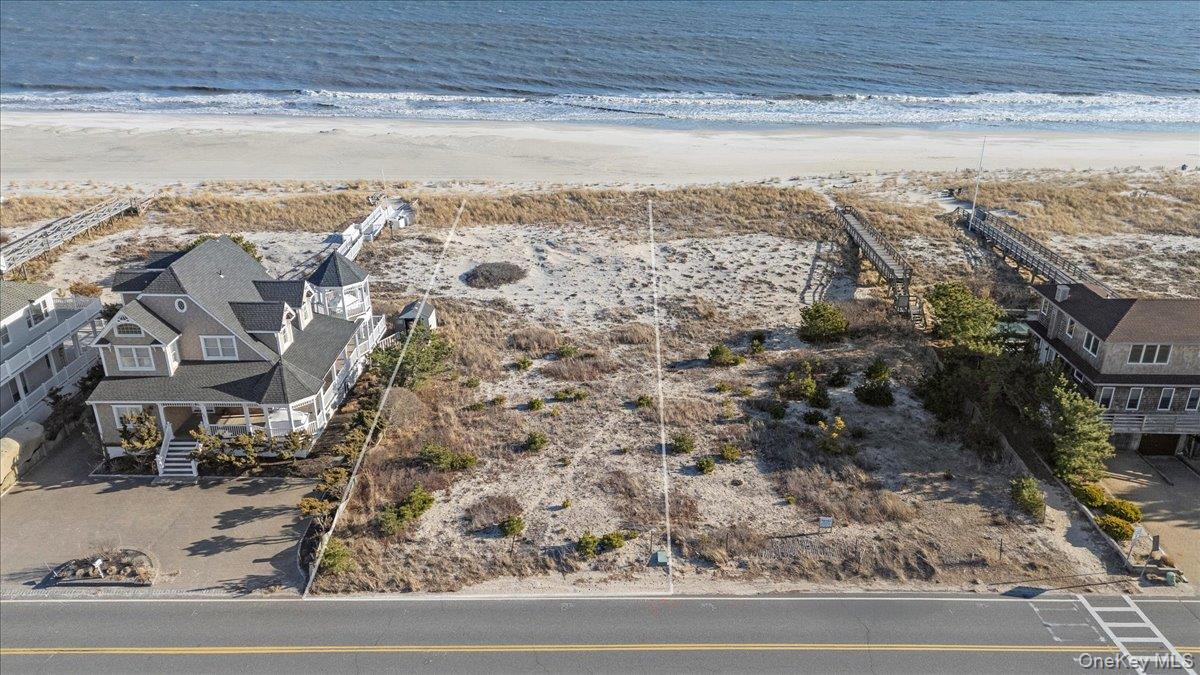 699 Dune Road Westhampton Beach, NY 11978 - Photo 6 of 9 a view of a city