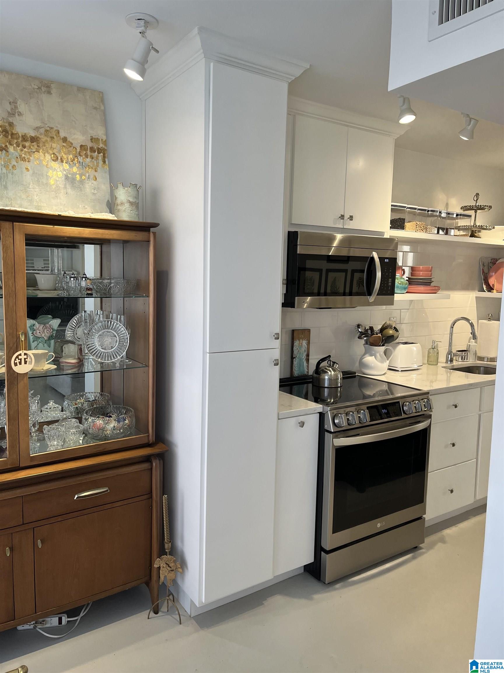 2990 Rhodes Circle South, Unit 122 Birmingham, AL 35205 - Photo 4 of 19