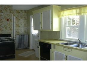 989 Union Street Manchester, NH 03104 - Photo 3 of 7