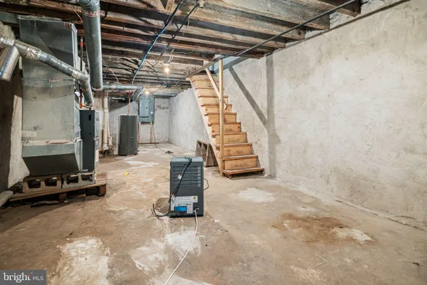 $1,800 | 5907 Osage Avenue, Unit 1, Philadelphia, PA 19143