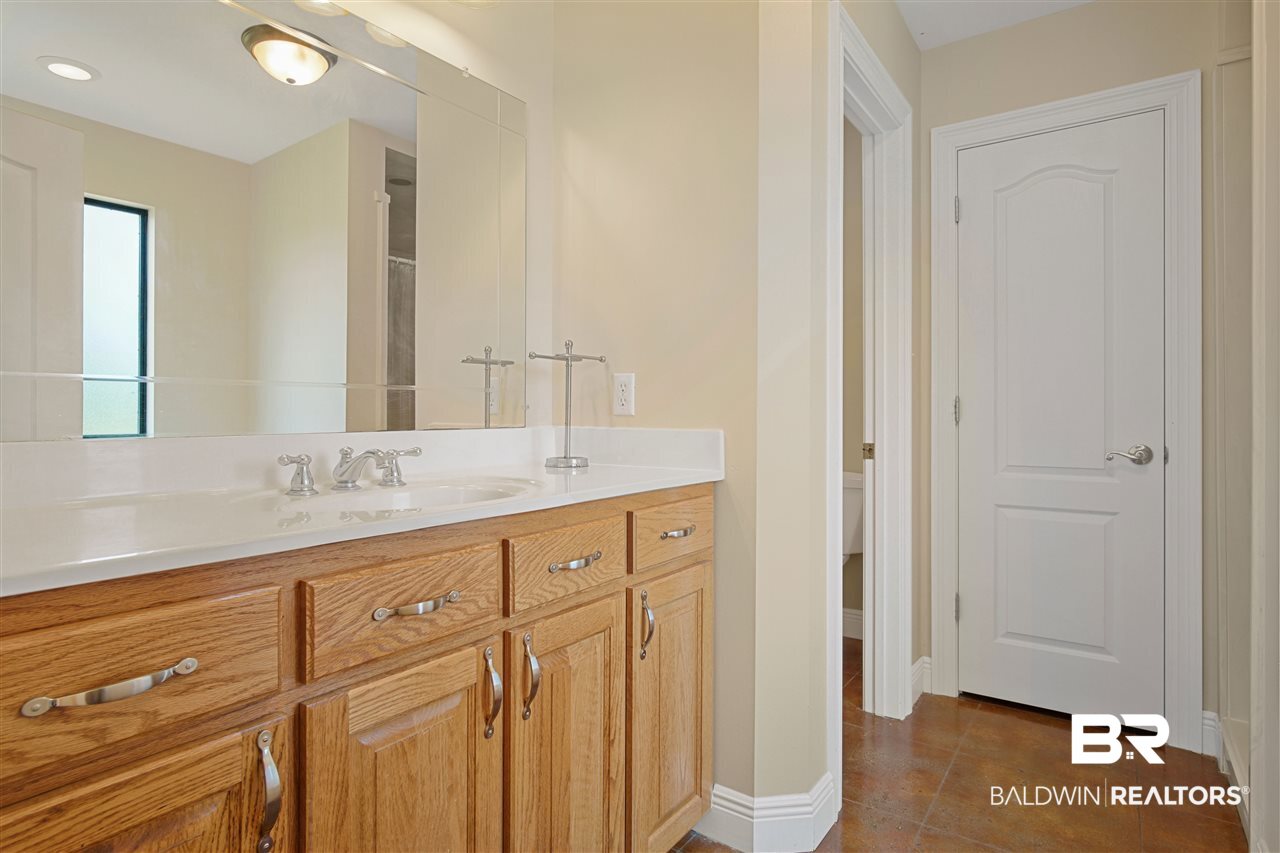 7785 Cuss Fork Road Wilmer, AL 36587 - Photo 18 of 38 Water Closet