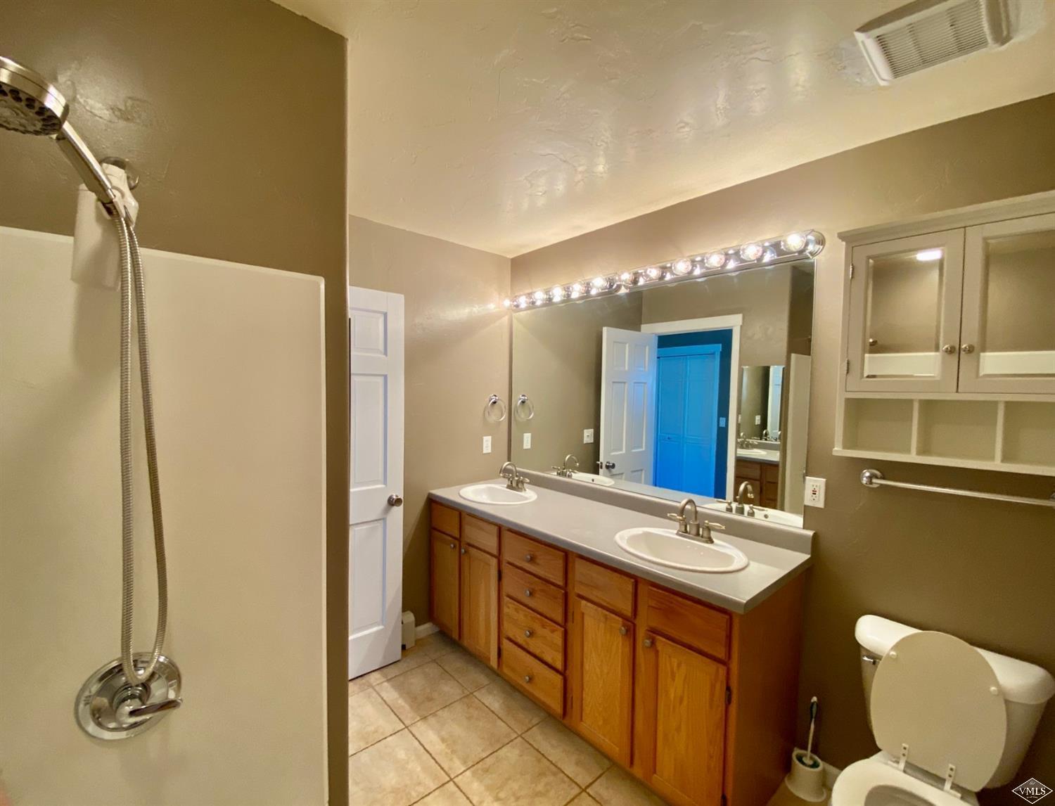 2455 Old Trail Road, Unit D Avon, CO 81620 - Photo 13 of 23 Master Bath