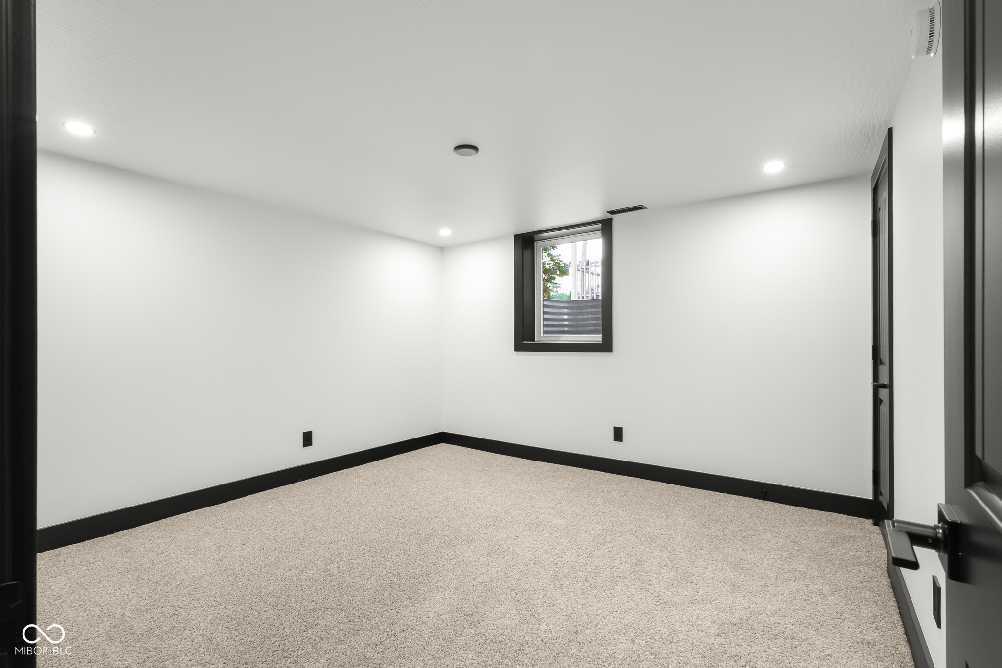 1647 Washington Street Columbus, IN 47201 - Photo 65 of 79