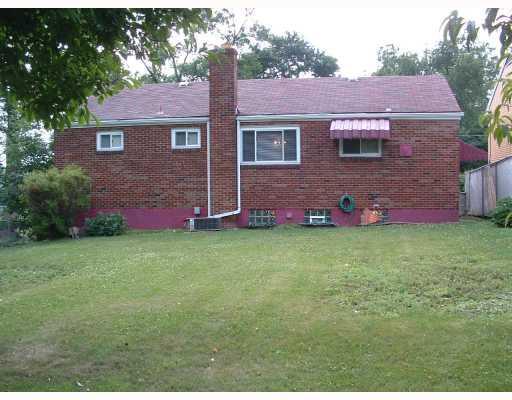 3723 Ramo Street Pittsburgh, PA 15204 - Photo 2 of 5 Exterior Back.