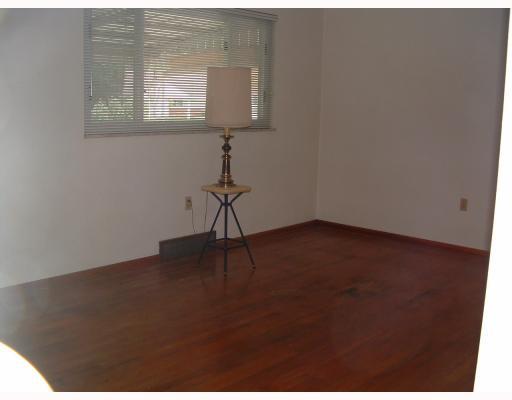 3723 Ramo Street Pittsburgh, PA 15204 - Photo 4 of 5 Living Room.