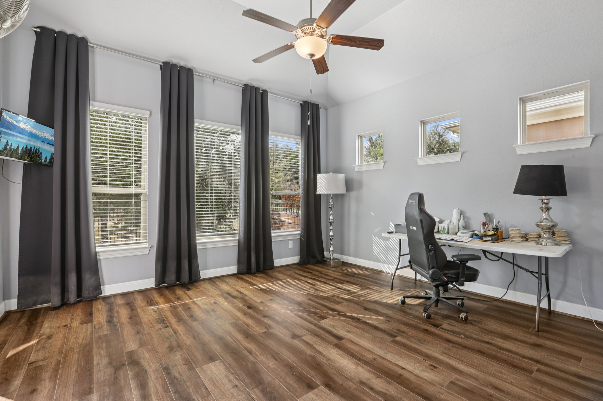 210 Barton Run Drive Georgetown, TX 78628 - Photo 28 of 40 a workspace with a window
