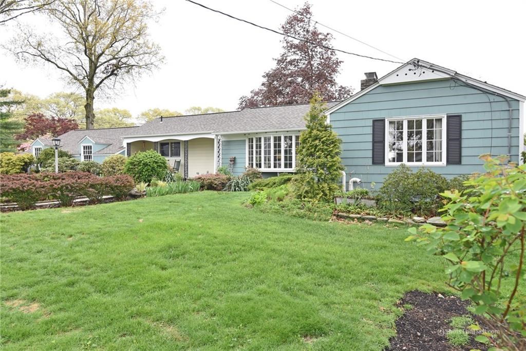 70 Coldbrook Road Warwick, RI 02888 - Photo 2 of 12 Gallery Image 2