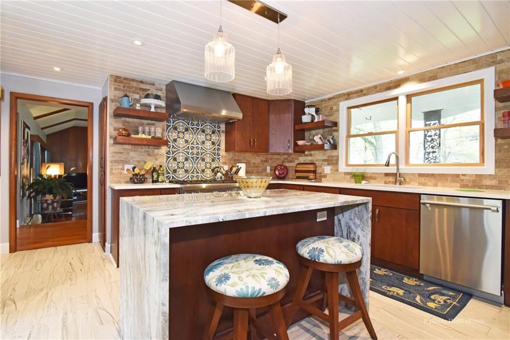 70 Coldbrook Road Warwick, RI 02888 - Photo 7 of 12 Gallery Image 7