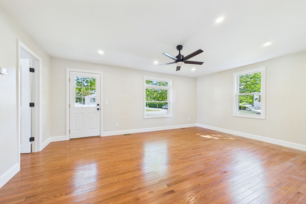 44 Wing Road Acushnet, MA 02743 - Photo 5 of 25