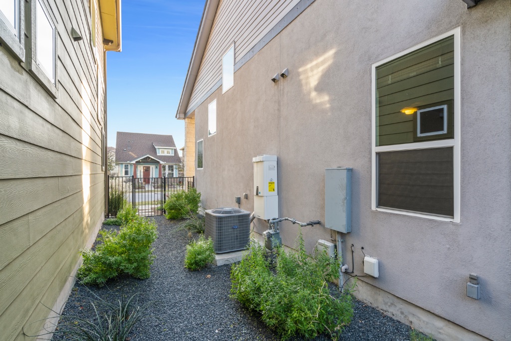1004 Banyon Street Austin, TX 78757 - Photo 31 of 33 a view of an entrance of the house
