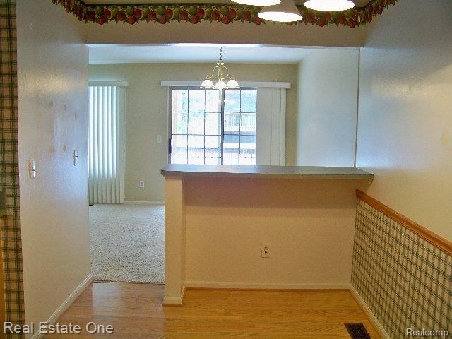 712 South Milford Road, Unit 3 Milford, MI 48381 - Photo 10 of 25 100_5784