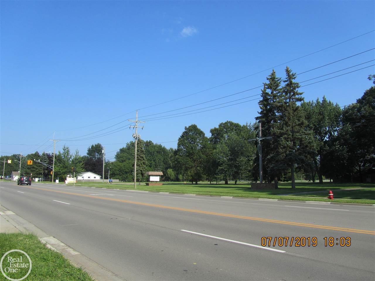 18355 13 Mile Road Fraser, MI 48026 - Photo 24 of 25 31386235-23.JPG