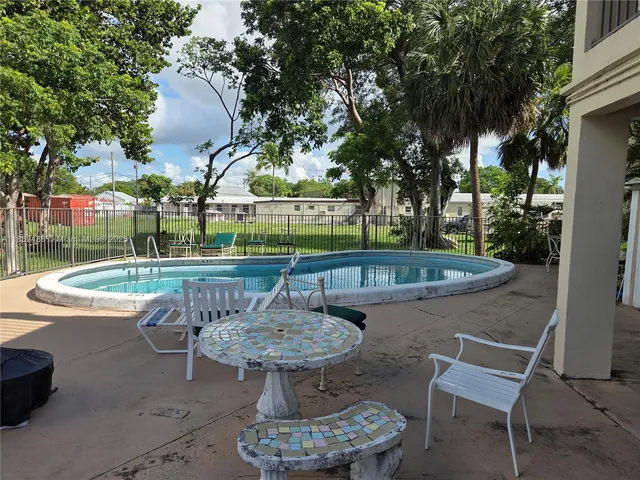 $165,000 | 348 South Federal Highway, Unit 5, Dania Beach, FL 33004