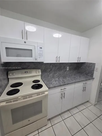 $165,000 | 348 South Federal Highway, Unit 5, Dania Beach, FL 33004