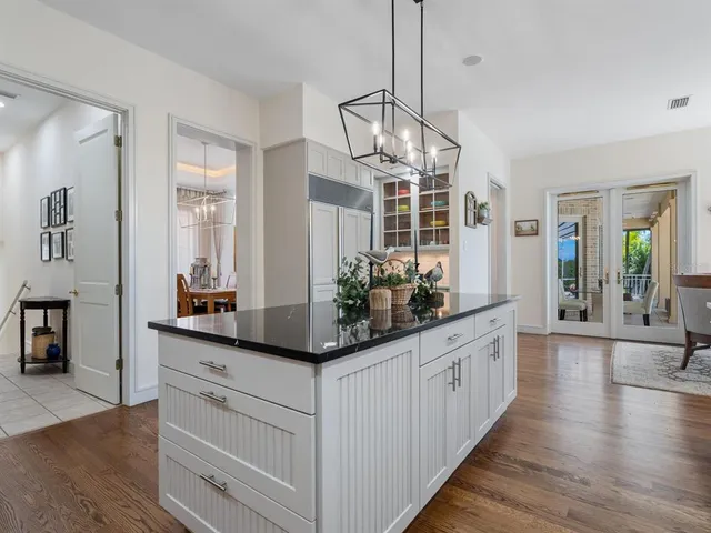 $3,245,000 | 5800 Tidewood Avenue, Sarasota, FL 34231