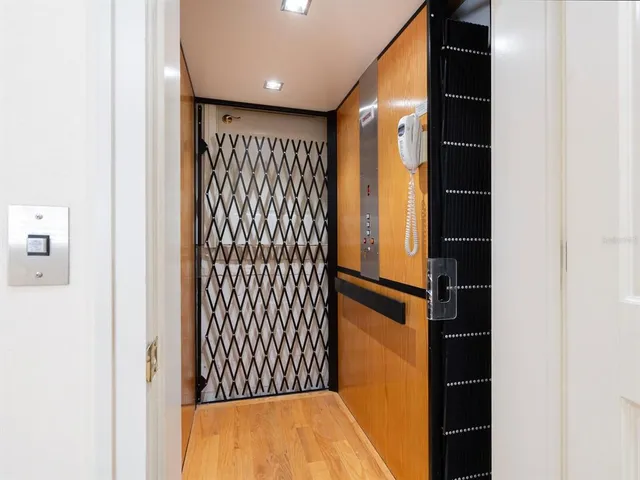 $3,245,000 | 5800 Tidewood Avenue, Sarasota, FL 34231