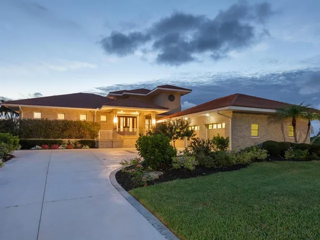 $3,245,000 | 5800 Tidewood Avenue, Sarasota, FL 34231