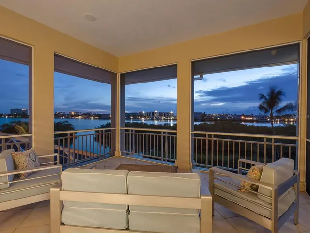 $3,245,000 | 5800 Tidewood Avenue, Sarasota, FL 34231