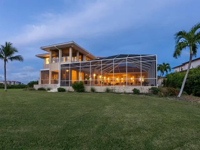 $3,245,000 | 5800 Tidewood Avenue, Sarasota, FL 34231