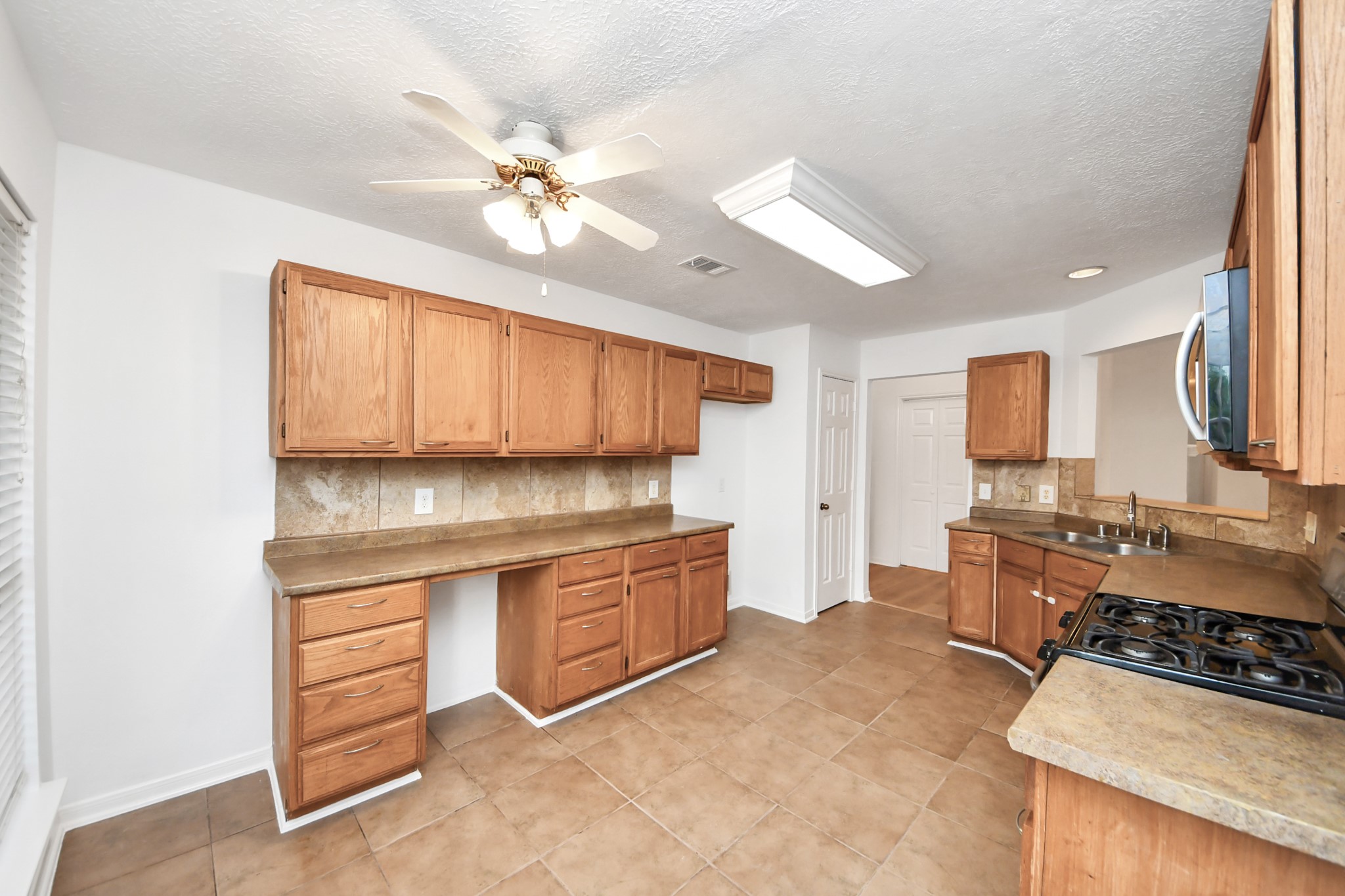 20019 Beechview Lane Katy, TX 77449 - Photo 13 of 44