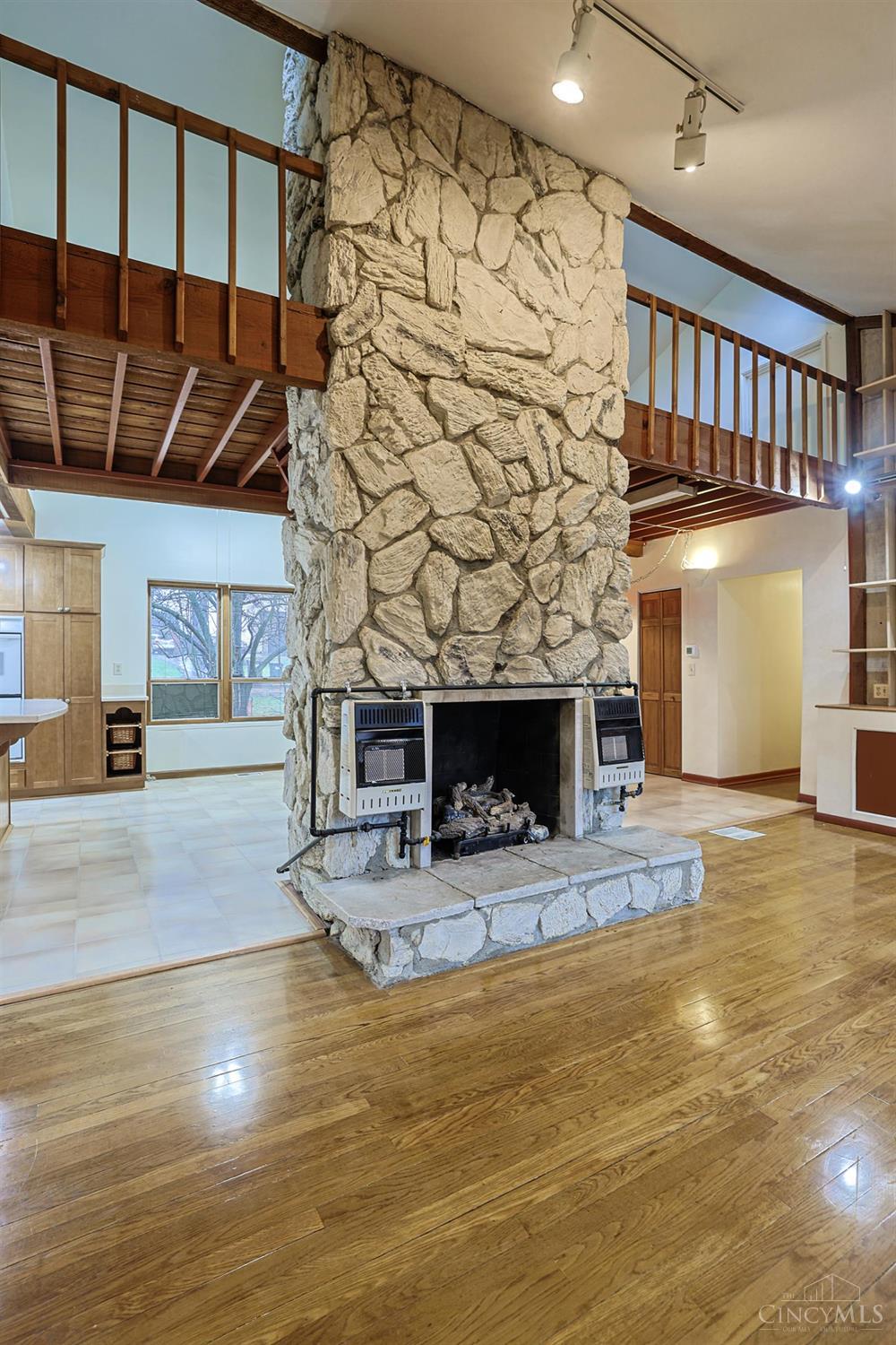 8877 Wuest Road Cincinnati, OH 45251 - Photo 42 of 64