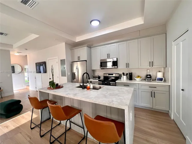 $3,900 | 8753 Southwest 34th Street, Unit 1, Miami, FL 33165