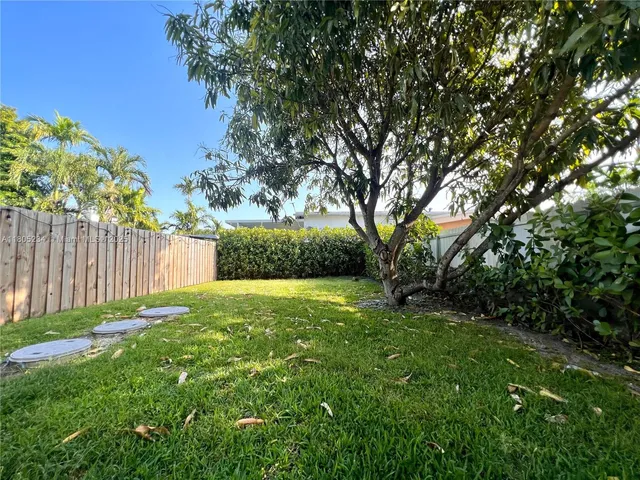 $3,900 | 8753 Southwest 34th Street, Unit 1, Miami, FL 33165