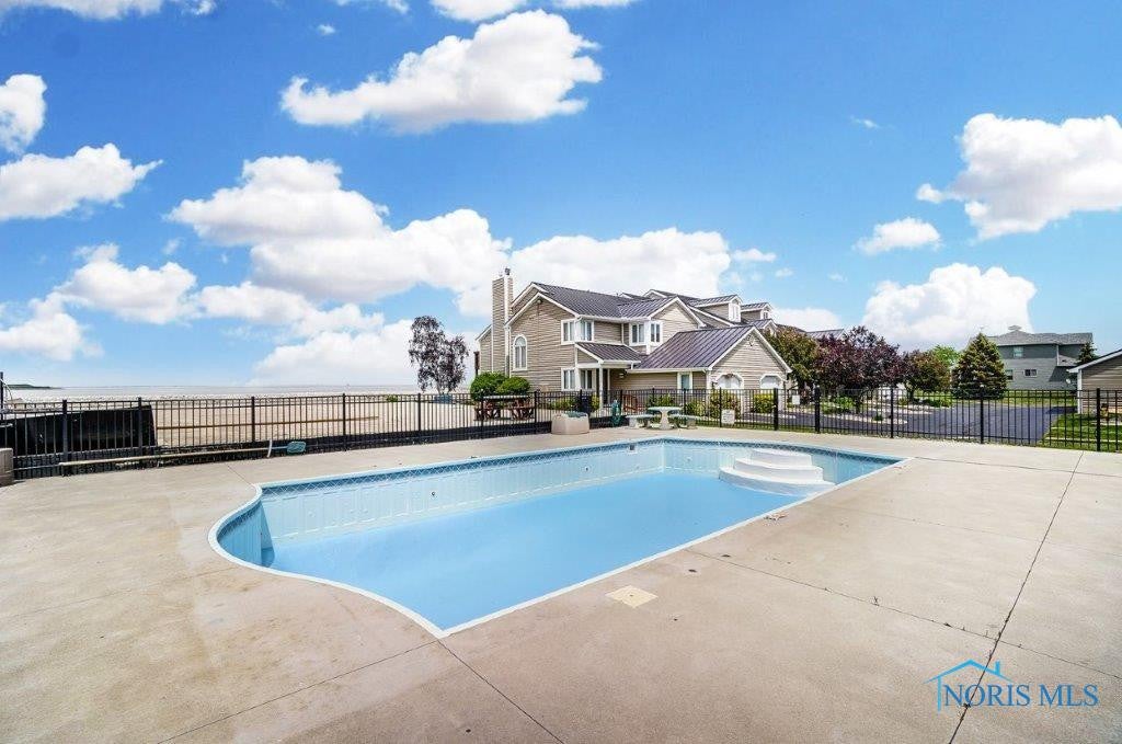 5477 Bay Shore Road, Unit 5477 Oregon, OH 43616 - Photo 3 of 28 Gallery Image 3