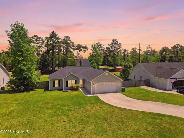 $265,000 | 104 Van Riggs Road, Hubert, NC 28539
