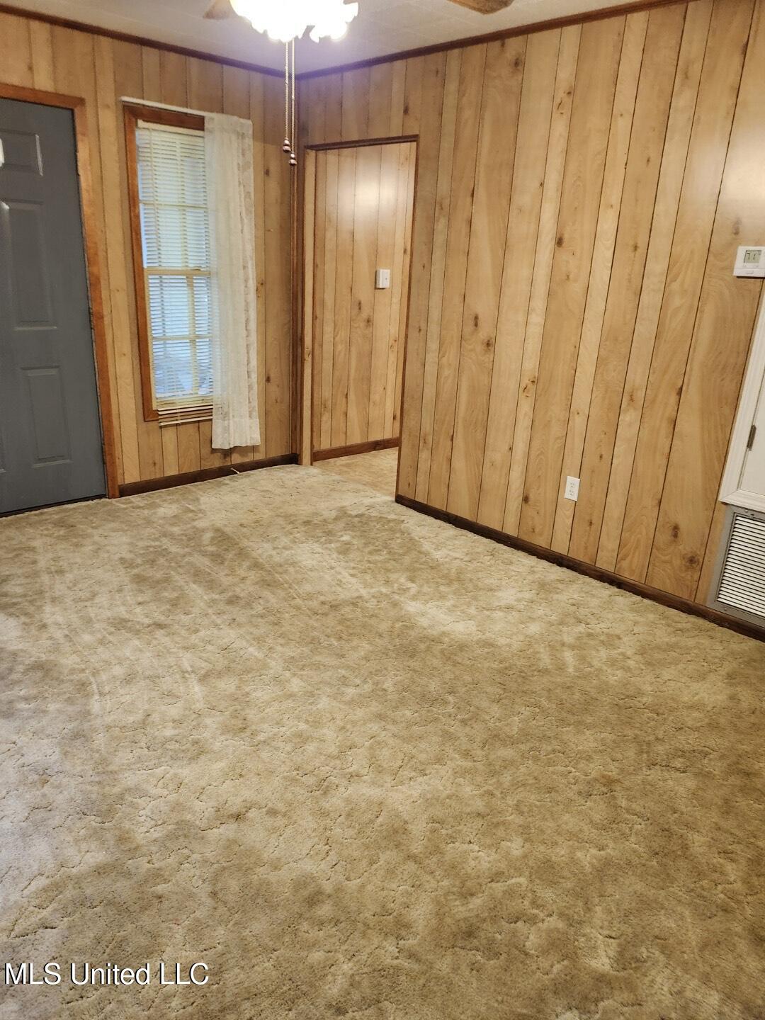 2403 9th Street Pascagoula, MS 39567 - Photo 3 of 6 Resized_20241219_162429_1735060337792