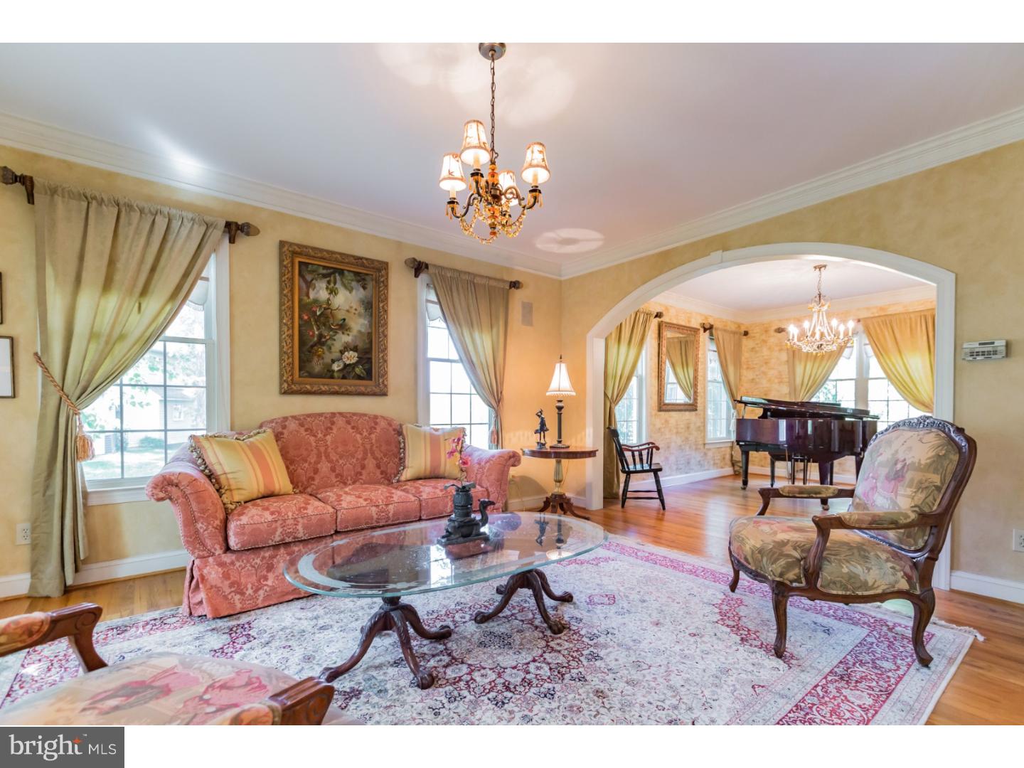 1025 Beaumont Road Berwyn, PA 19312 - Photo 4 of 25 Living Room