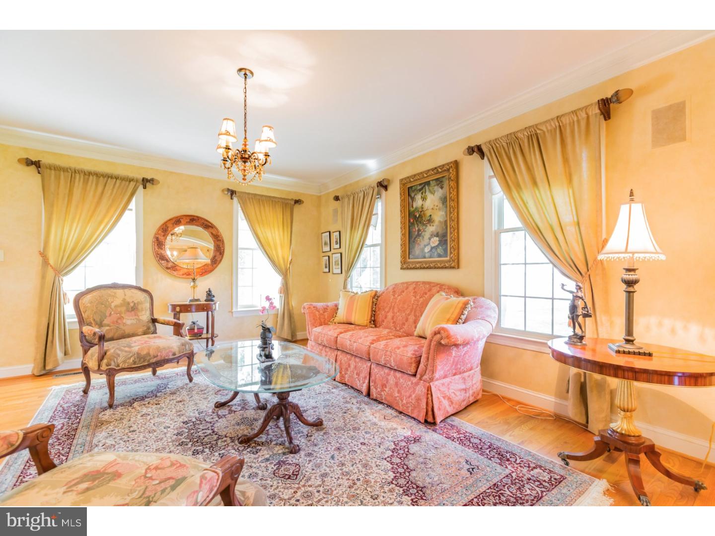 1025 Beaumont Road Berwyn, PA 19312 - Photo 5 of 25 Living Room