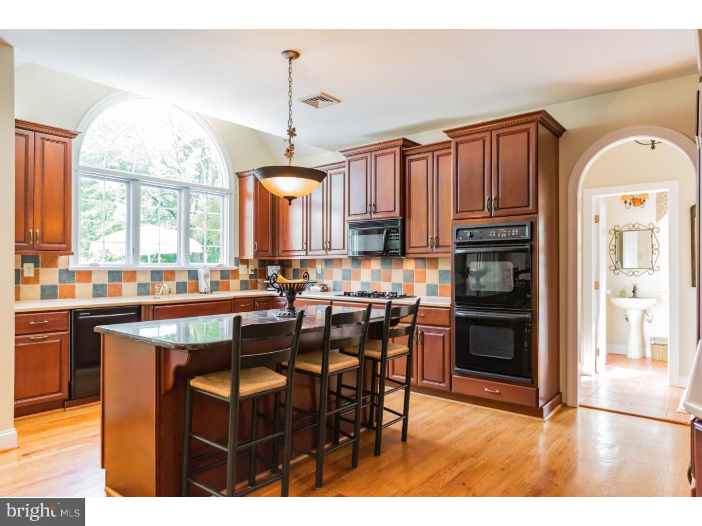 1025 Beaumont Road Berwyn, PA 19312 - Photo 7 of 25 Kitchen