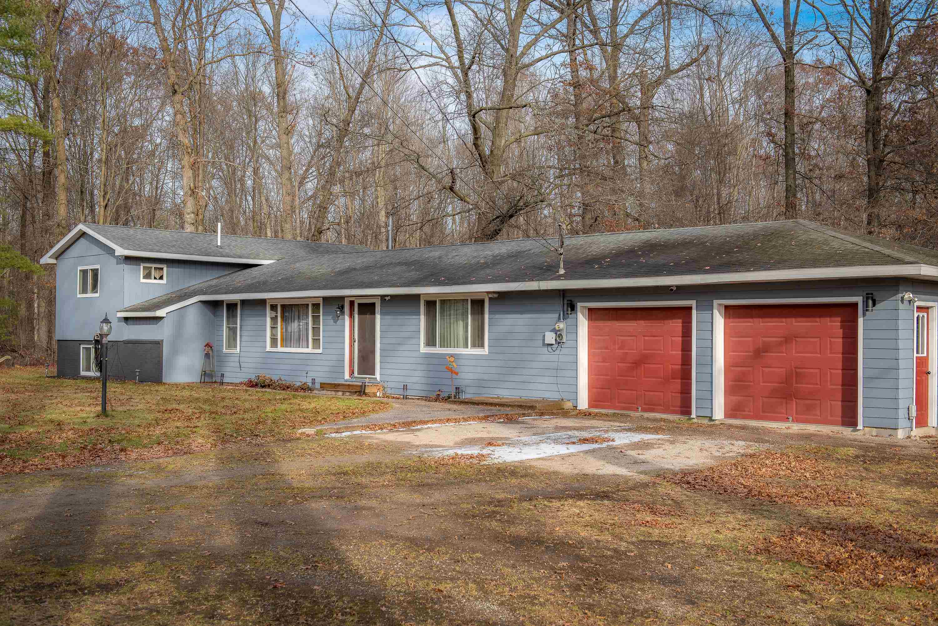 389 South 9 Mile Road Midland, MI 48640 - Photo 4 of 63 1940687-fb2b7f69-e97a-43ae-a885-6ddaee437b79.JPG