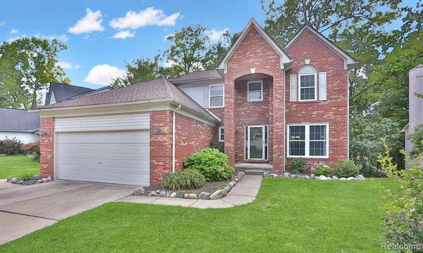 $449,800 | 3288 Hickory Drive, Lake Orion, MI 48359